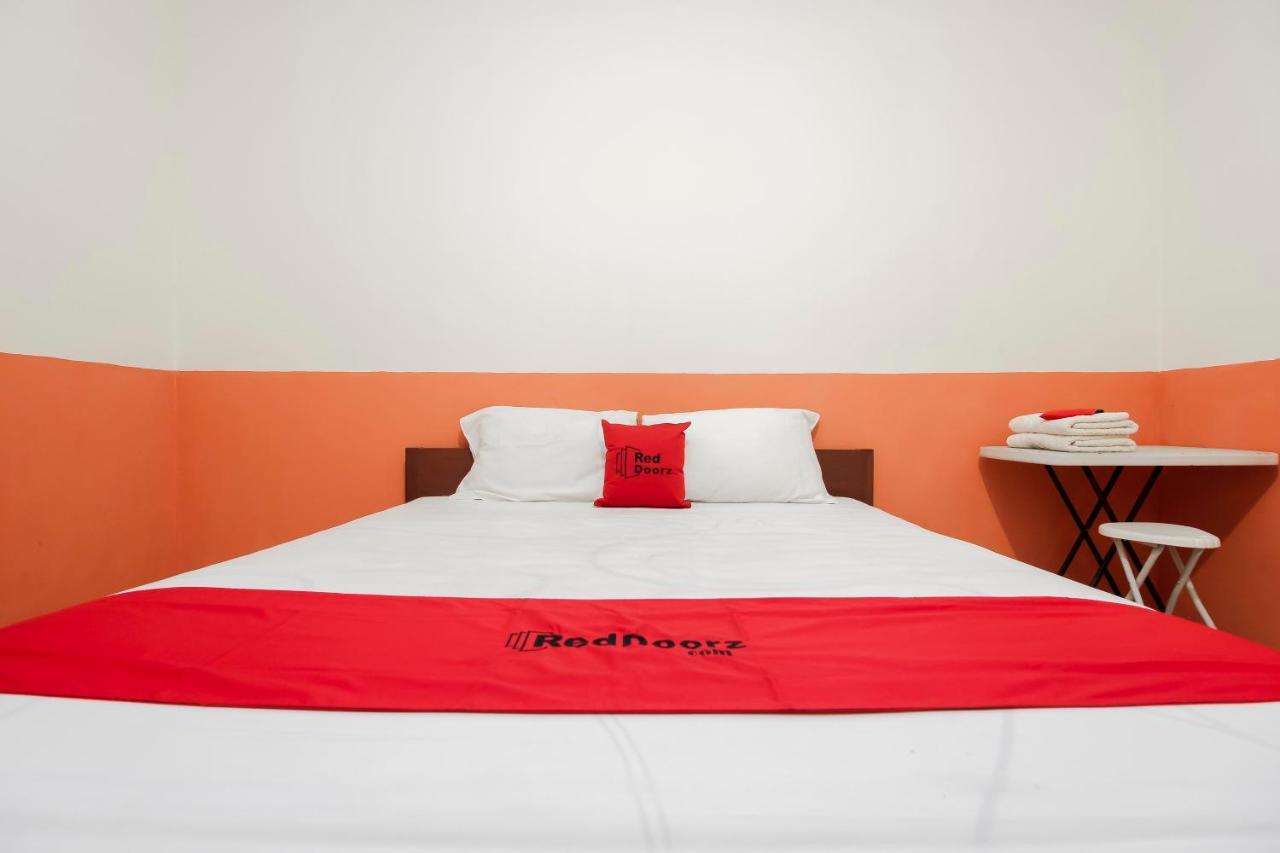 Reddoorz Near Jalan Jendral Sudirman Manado 호텔 외부 사진